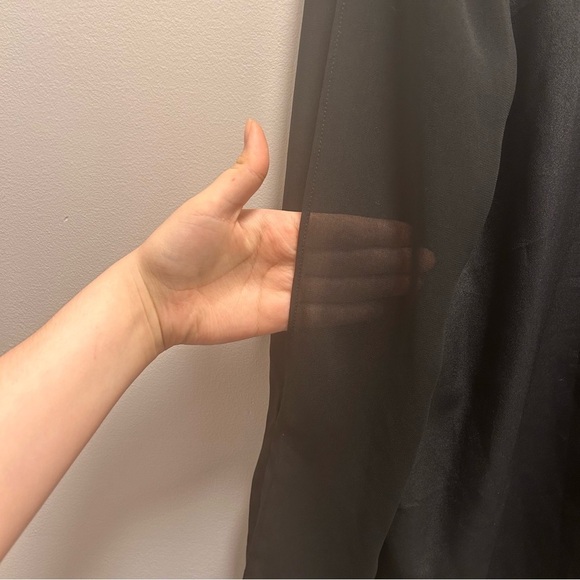 Gental Fawn black v neck blouse with slit sheer arms - Picture 2 of 9